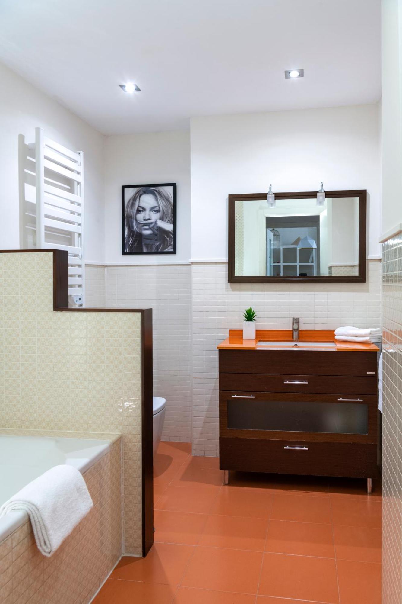 Misterhost Deluxe Santa Cruz I - Cozy And Quiet Seville